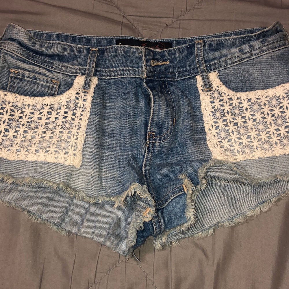 Flowered jean shorts